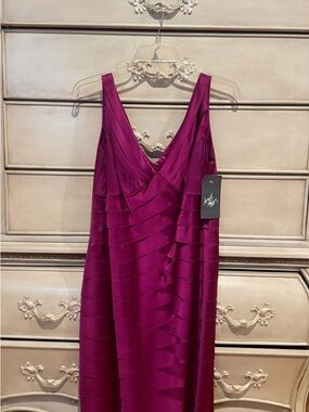 Jones New York Fuchsia V-Neck Midi Dress